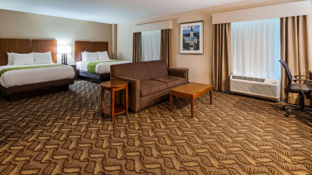 Family, 2 Queen Beds, Sofa, Main Tower