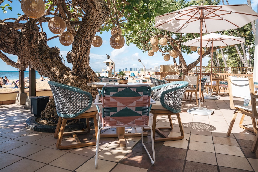 Kaimana Beach Hotel 29/50