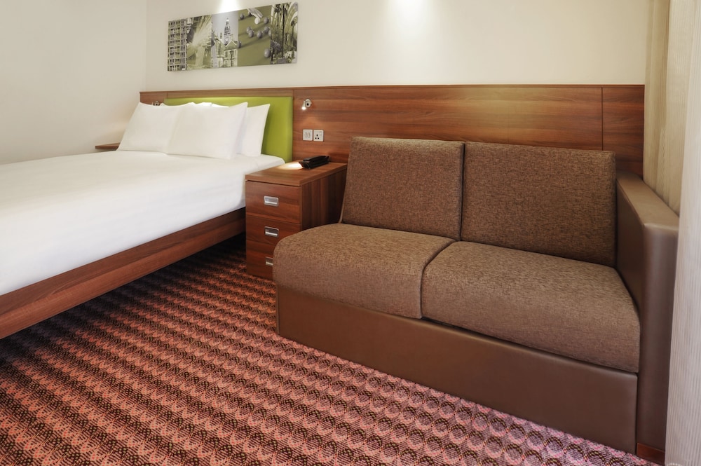 Hampton By Hilton Sheffield 16/56