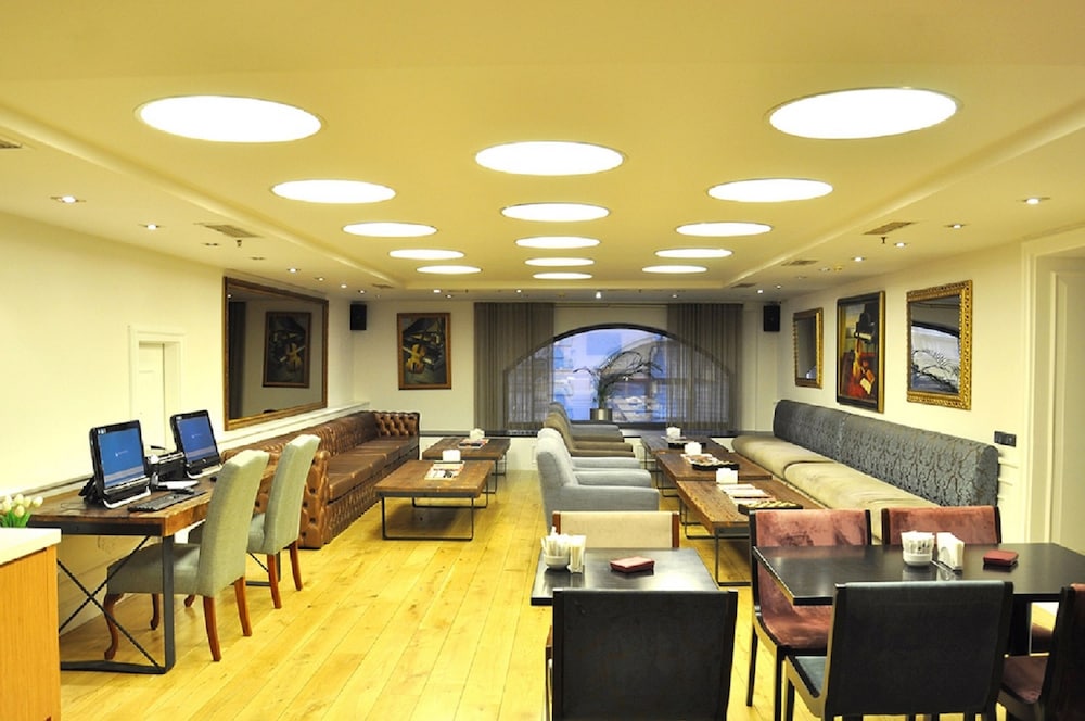 Pera Tulip Hotel 55/65