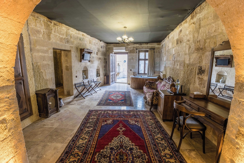 Phocas Cave Suites 44/71
