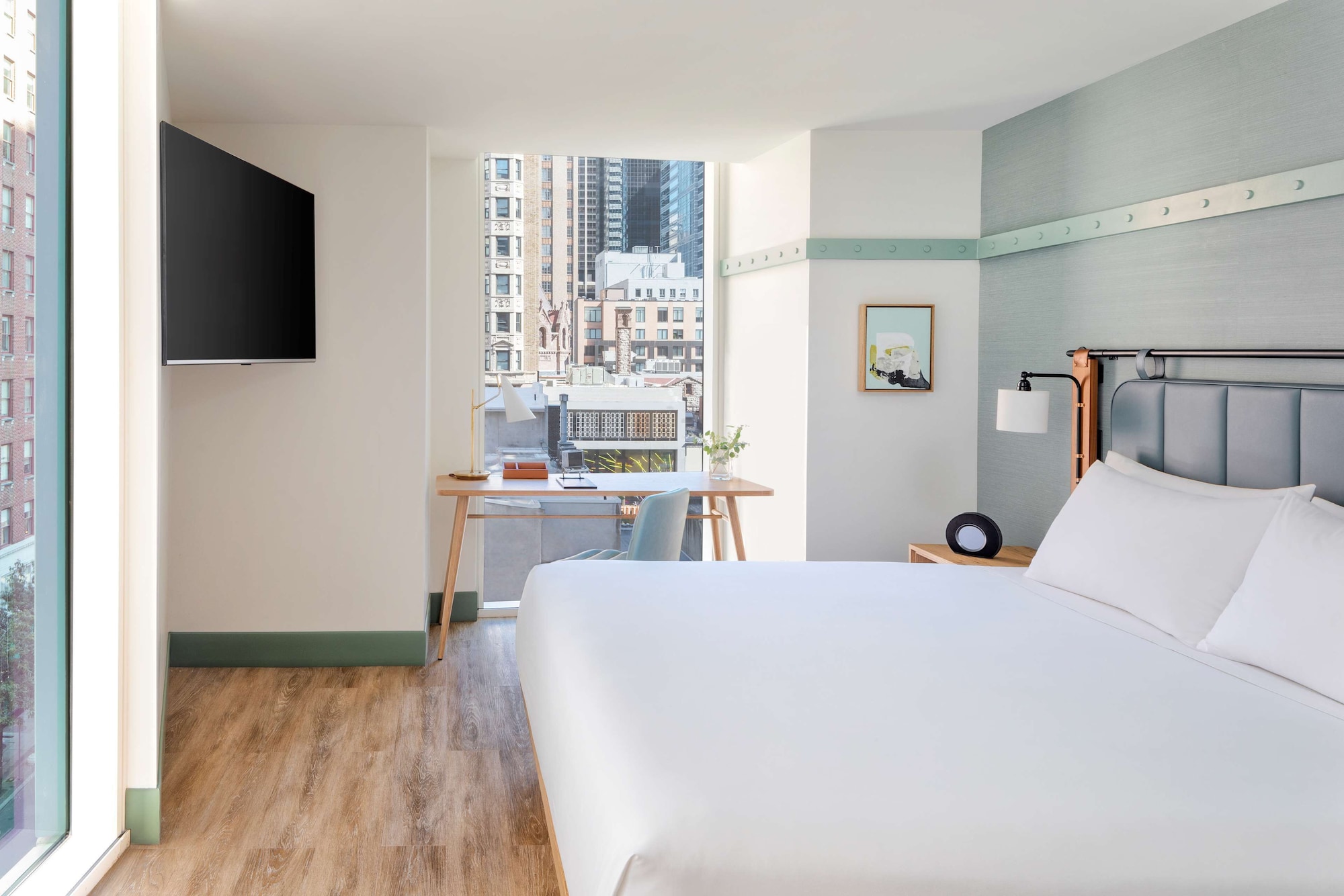 EXECUTIVE, SUITE