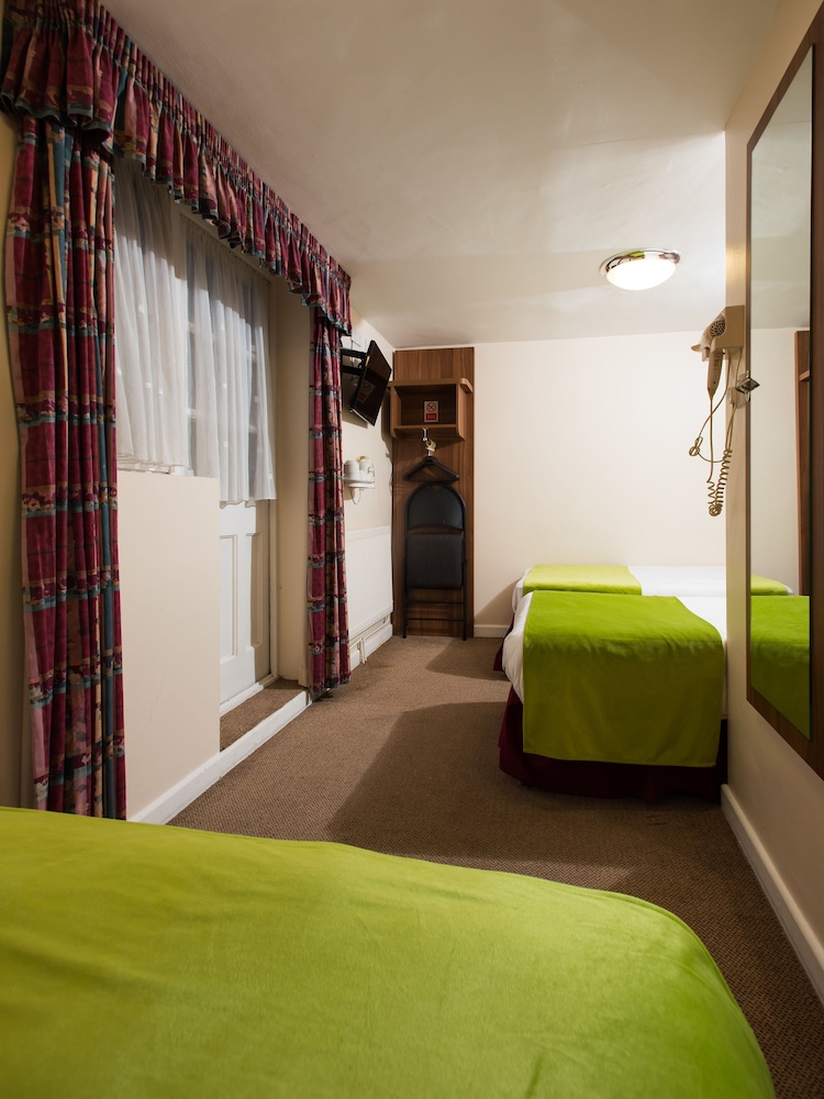 The Dover Hotel 26/43