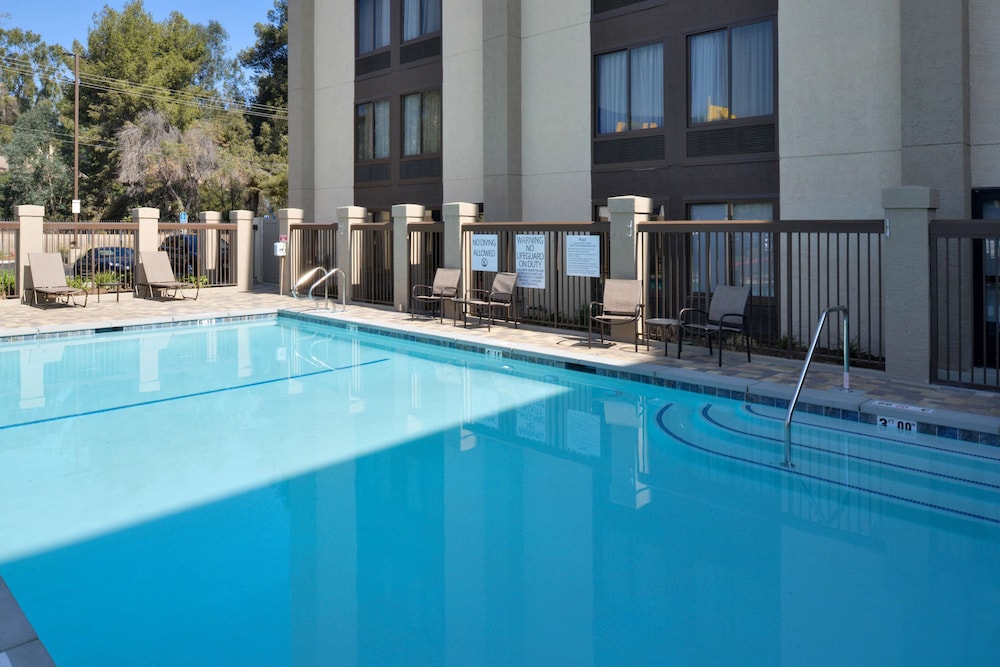 Hampton Inn Los Angeles West Covina 36/52