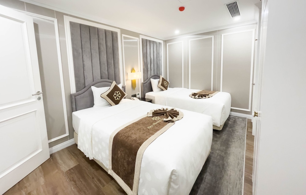 Cua Dong Luxury Hotel 30/70