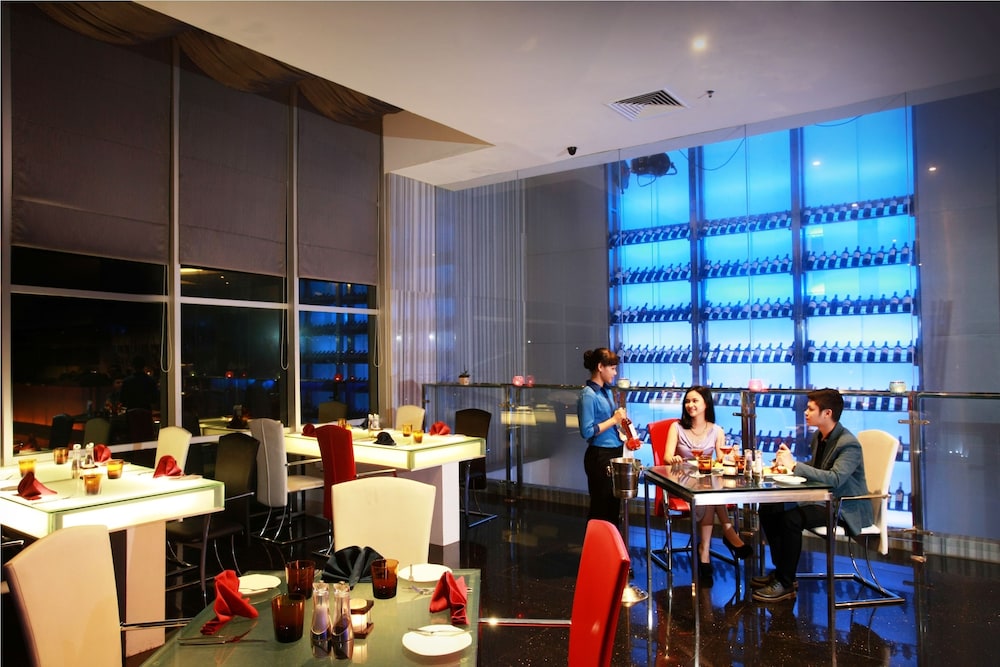 Cambridge Hotel Medan (ex Grand Swiss Belhotel Medan) 55/71