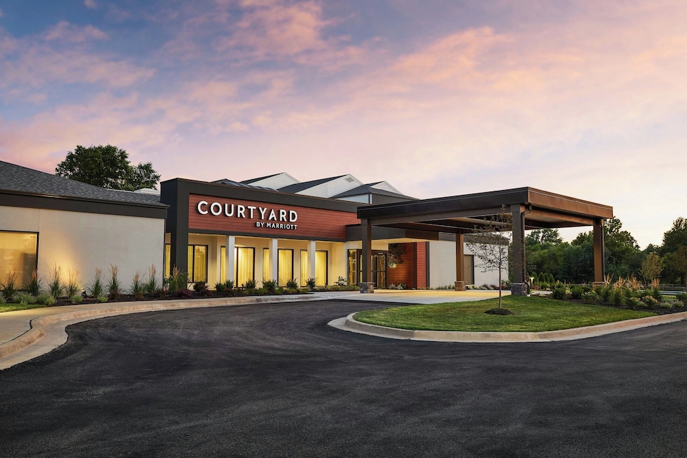 Courtyard by Marriott Kansas City Overland Park/Metcalf, South of College Boulevard in OVERLAND PARK - KS