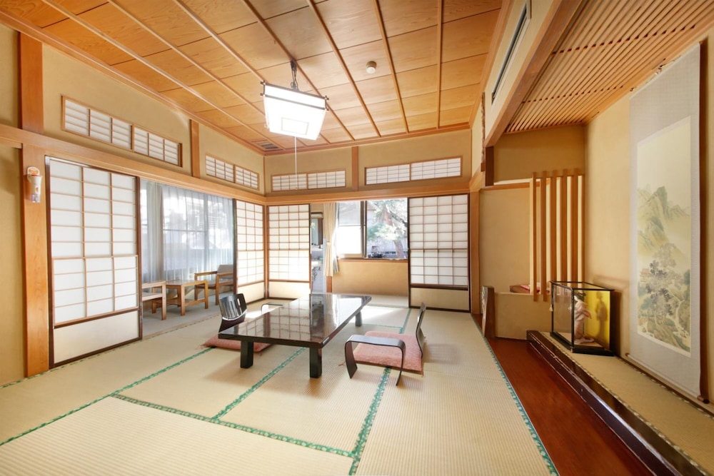 Shimobe Hotel 43/67