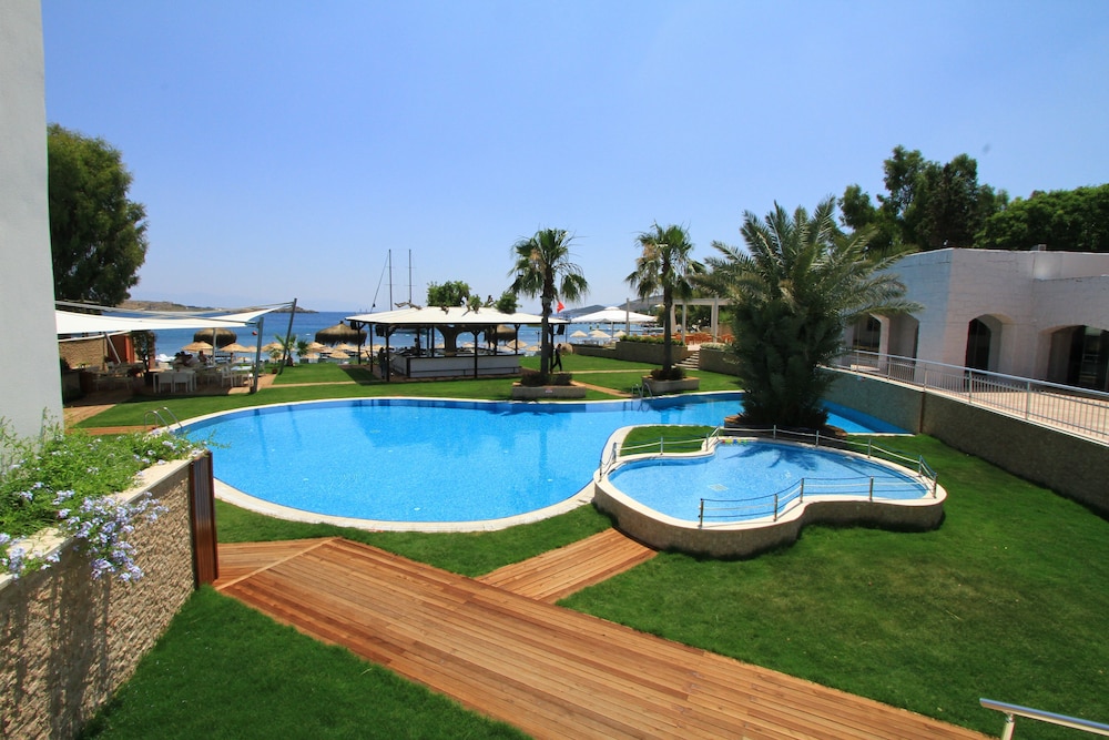Costa Luvi Hotel 21/26