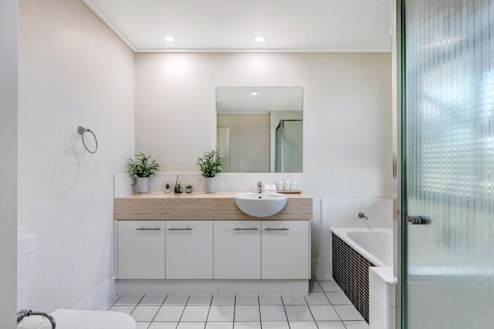 Ramada Encore by Wyndham Whale Cove Hervey Bay 20/57