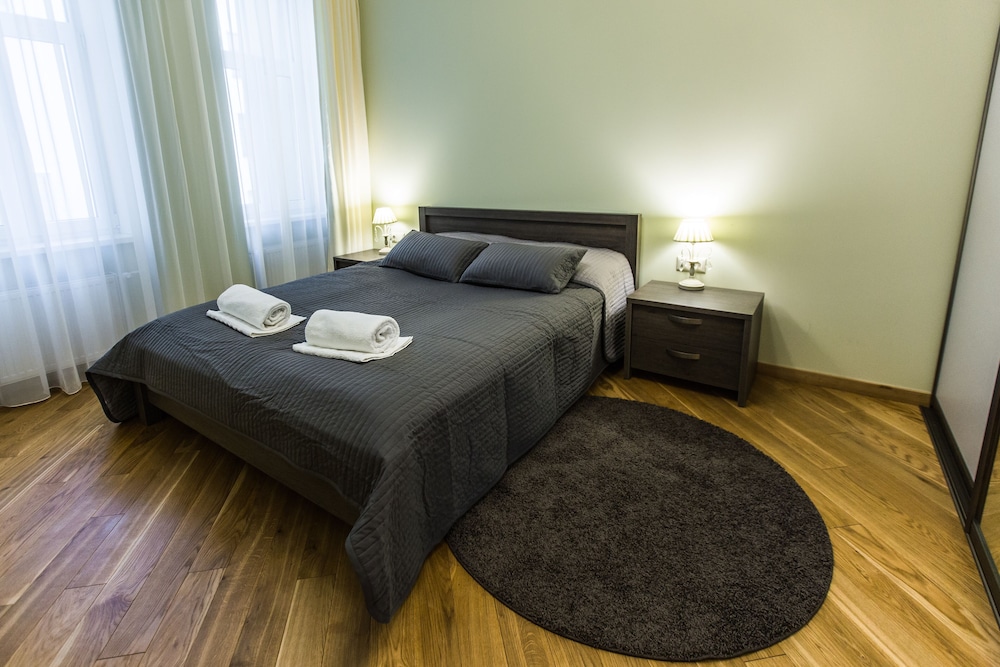 Ernesta Lux Apartments 14/50