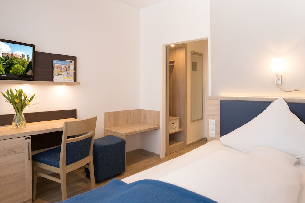 Ringhotel Loew S Merkur 37/59
