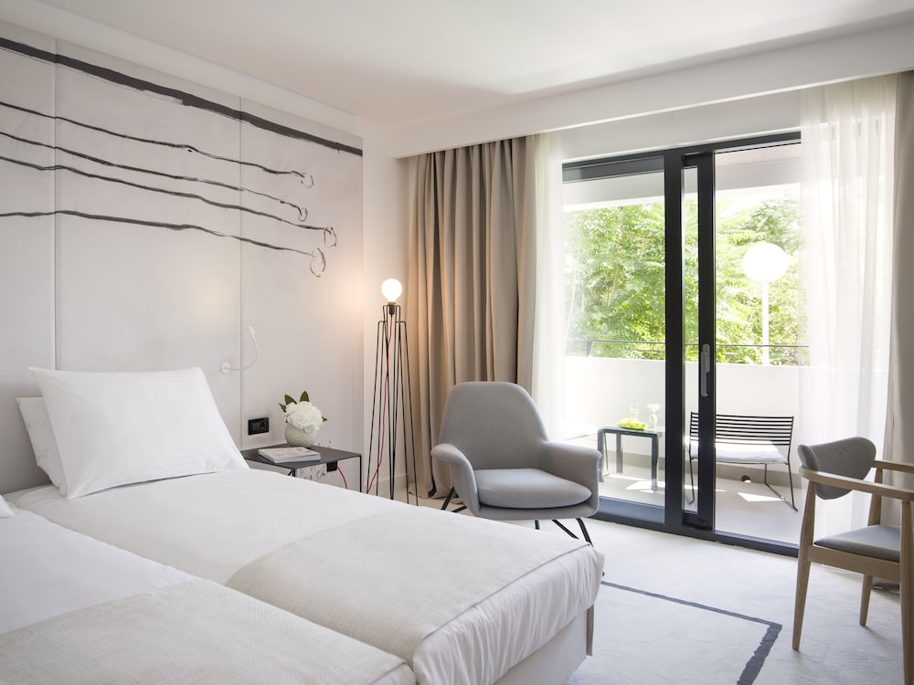 CLASSIC, DOUBLE BED, BALCONY