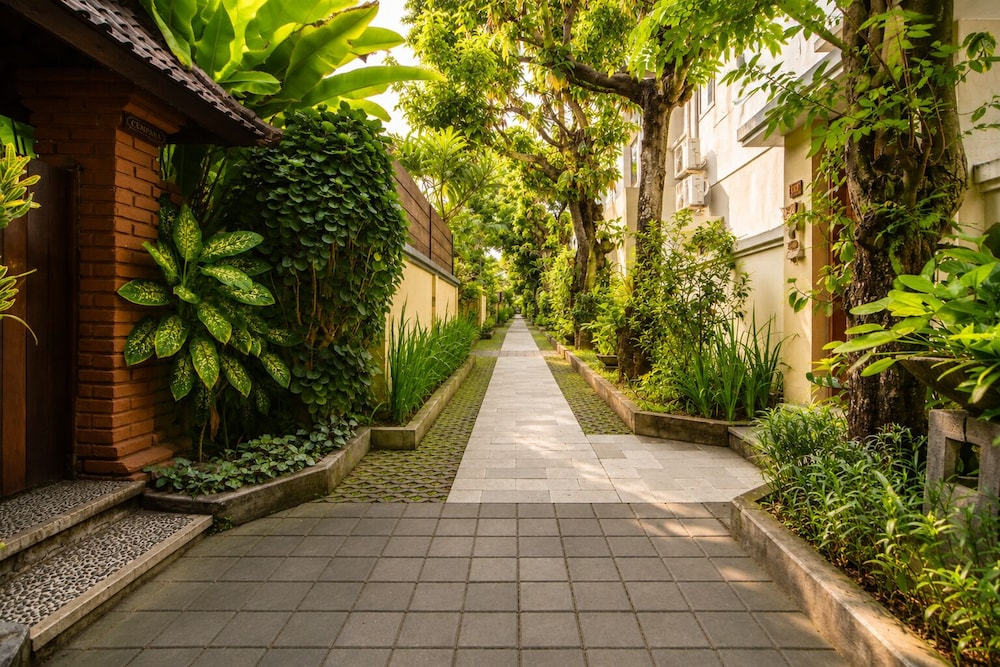 Bali Ayu Hotel And Villas 69/75