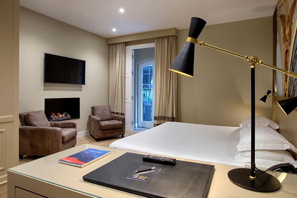 Caruso Place Boutique Wellness Suites 35/70