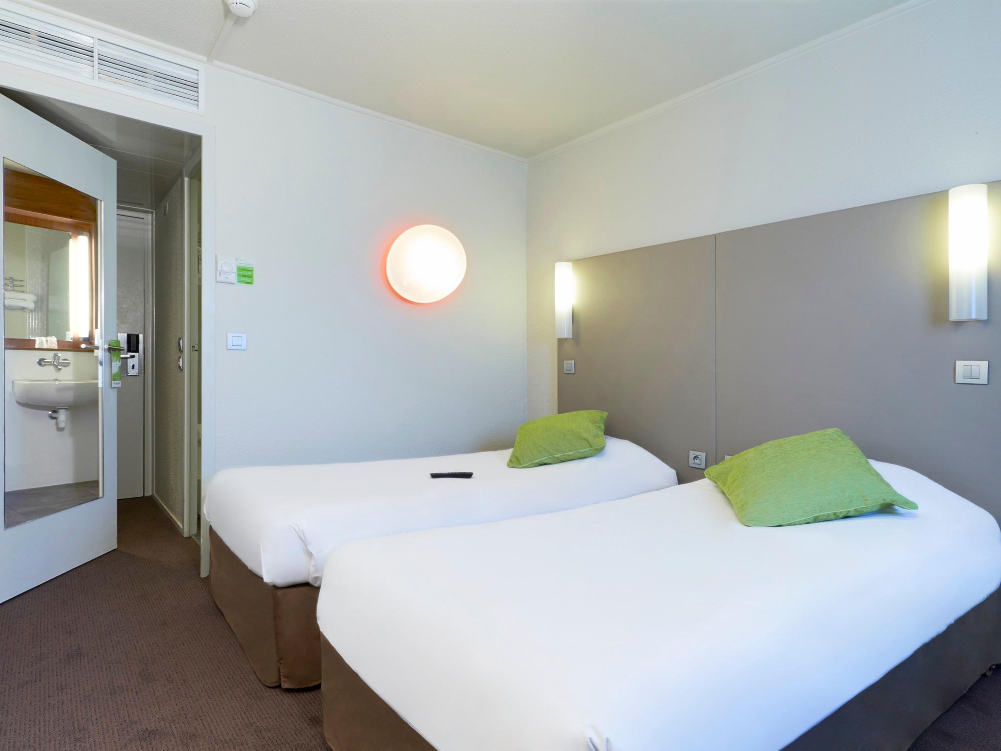 Next Generation, Twin Beds