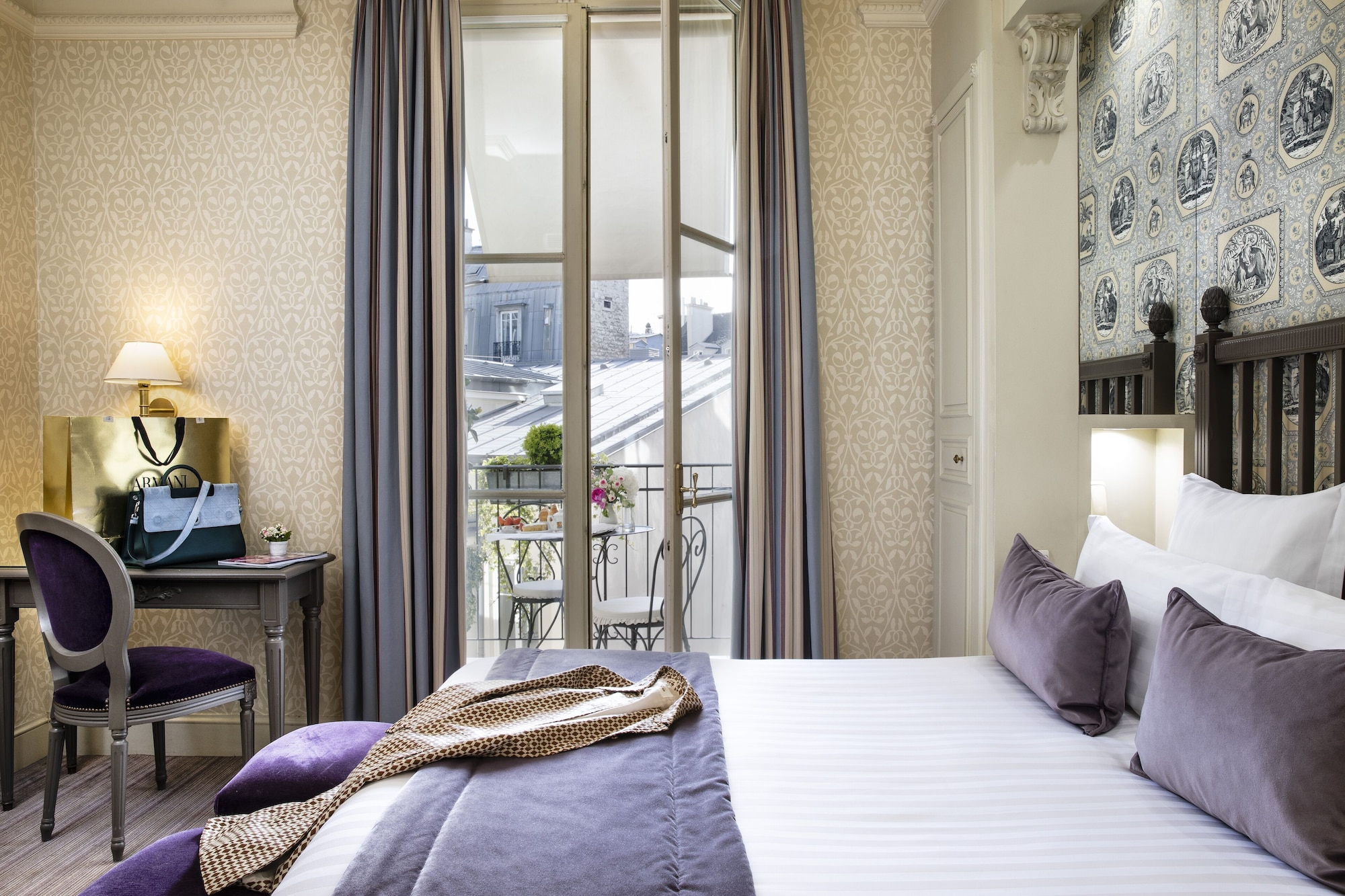 SUPERIOR, DOUBLE BED