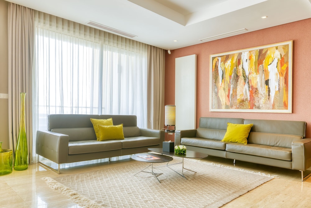 ADAM Hotel Suites 32/59