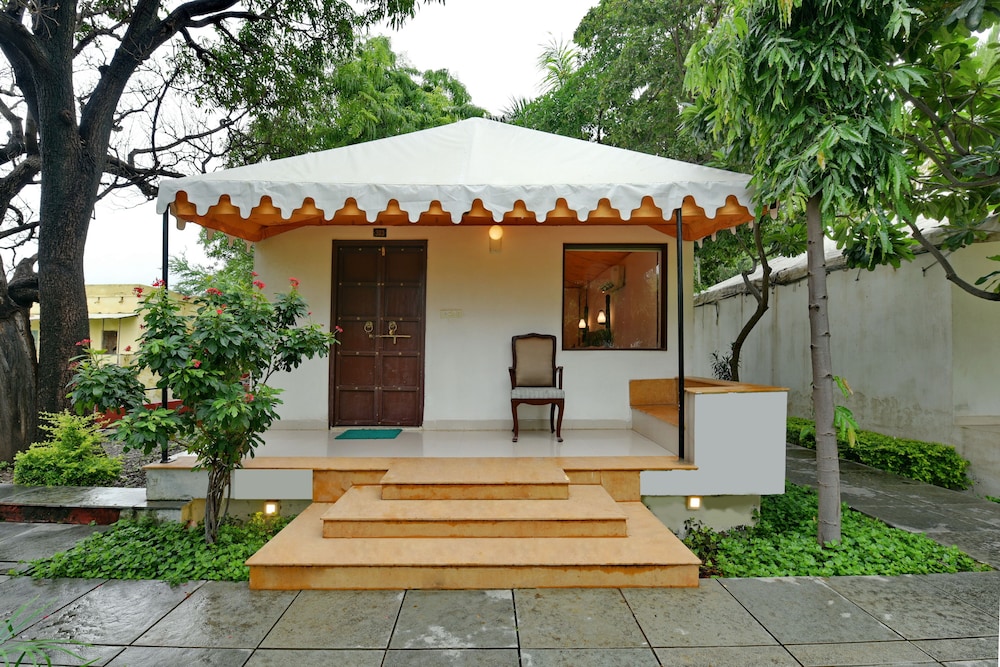 HOTEL SHREE VILAS 1/26