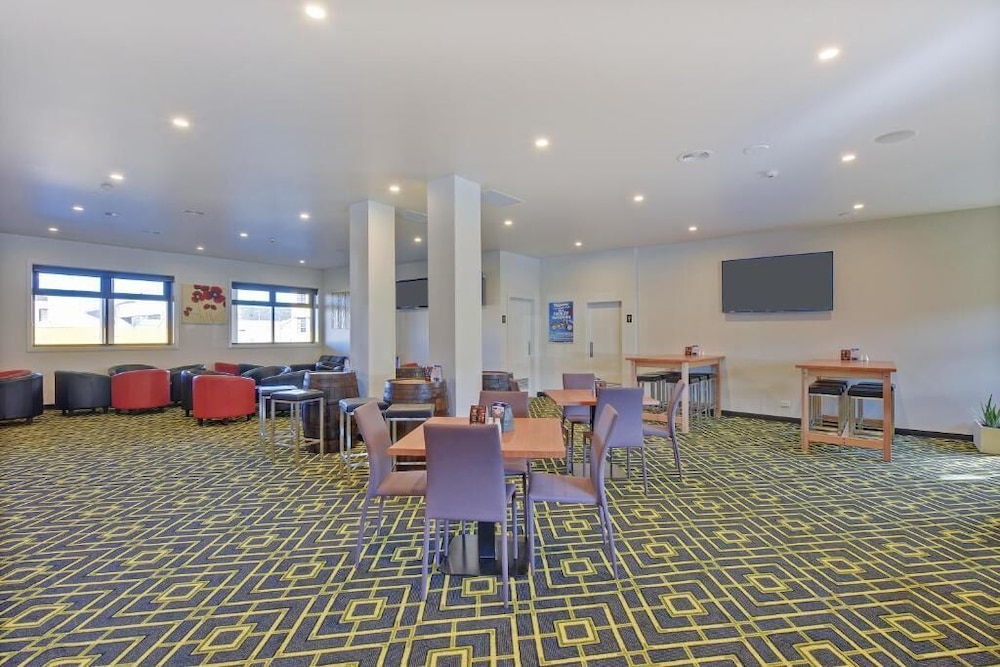 Burnie Central Townhouse Hotel 55/65