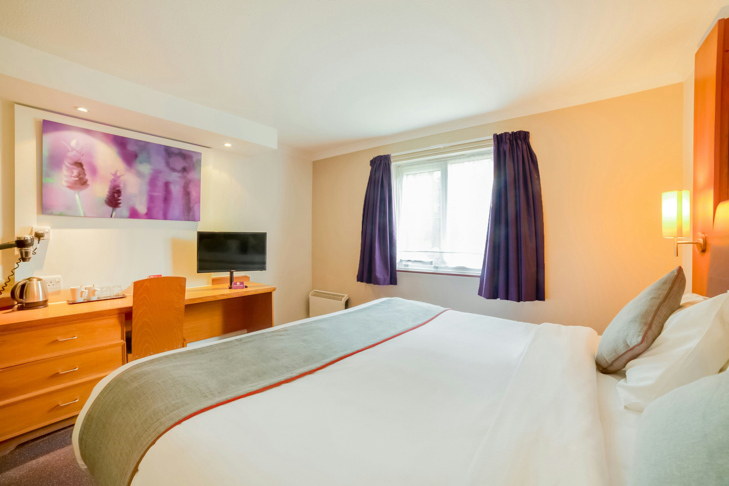 OYO Lakeside Haydock Hotel, St Helens, A580 East Lancs, Garswood Old Road 8/23