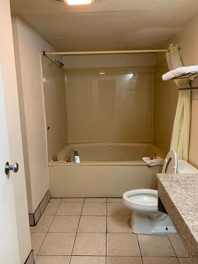 Budgetel Inn and Suites Fort Gordon Augusta 46/50