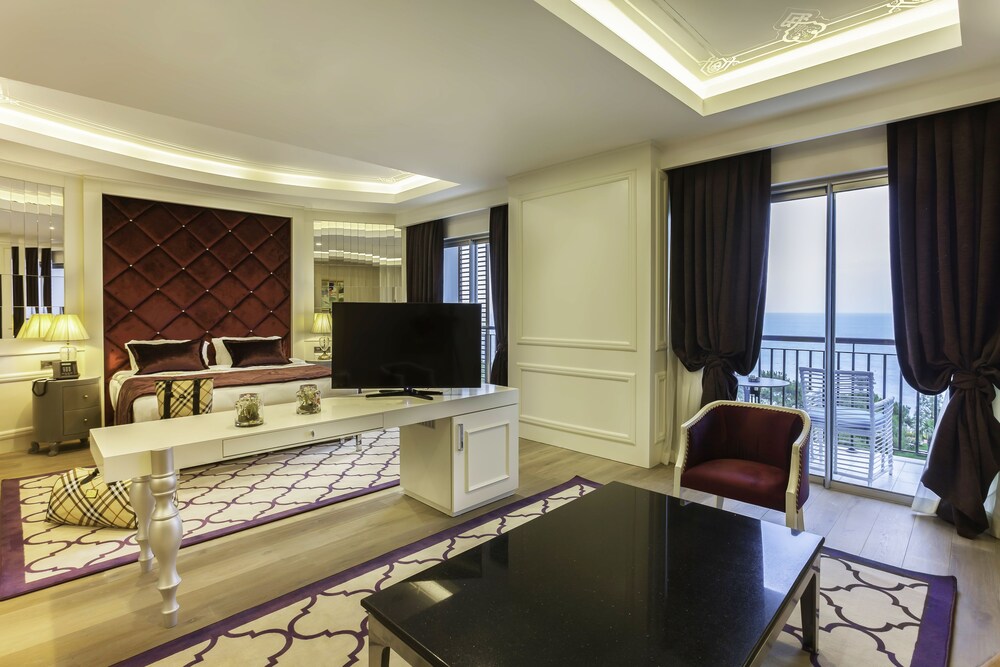 TUI Magic Life Rixos Beldibi +16 50/62