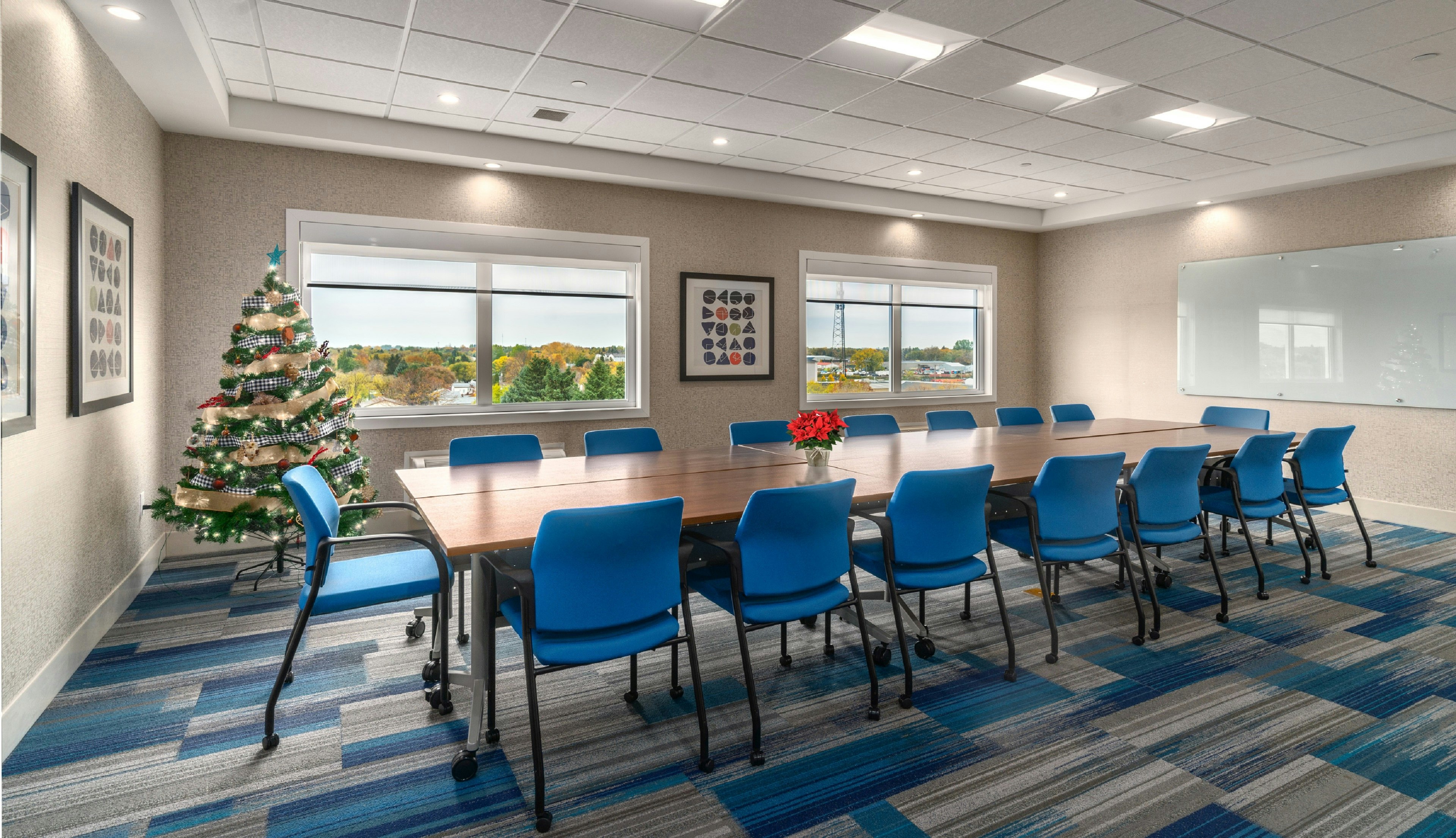 Holiday Inn Express And Suites Brandon 59/74