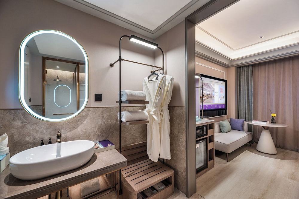 Mercure Ningbo Yinzhou 43/45