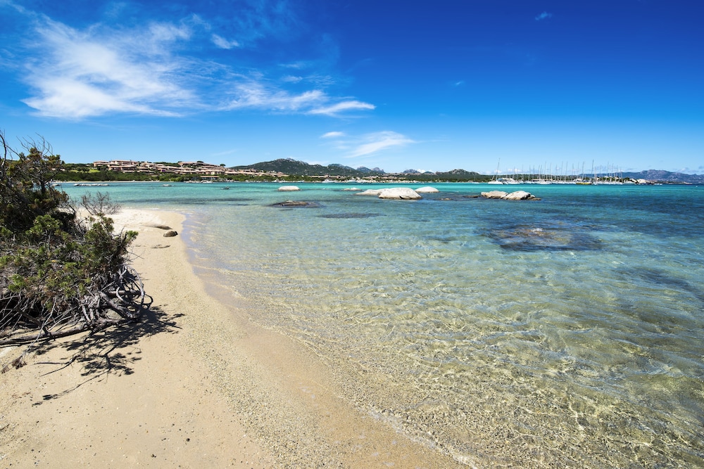 Baia De Bahas Exclusive Resort 35/50