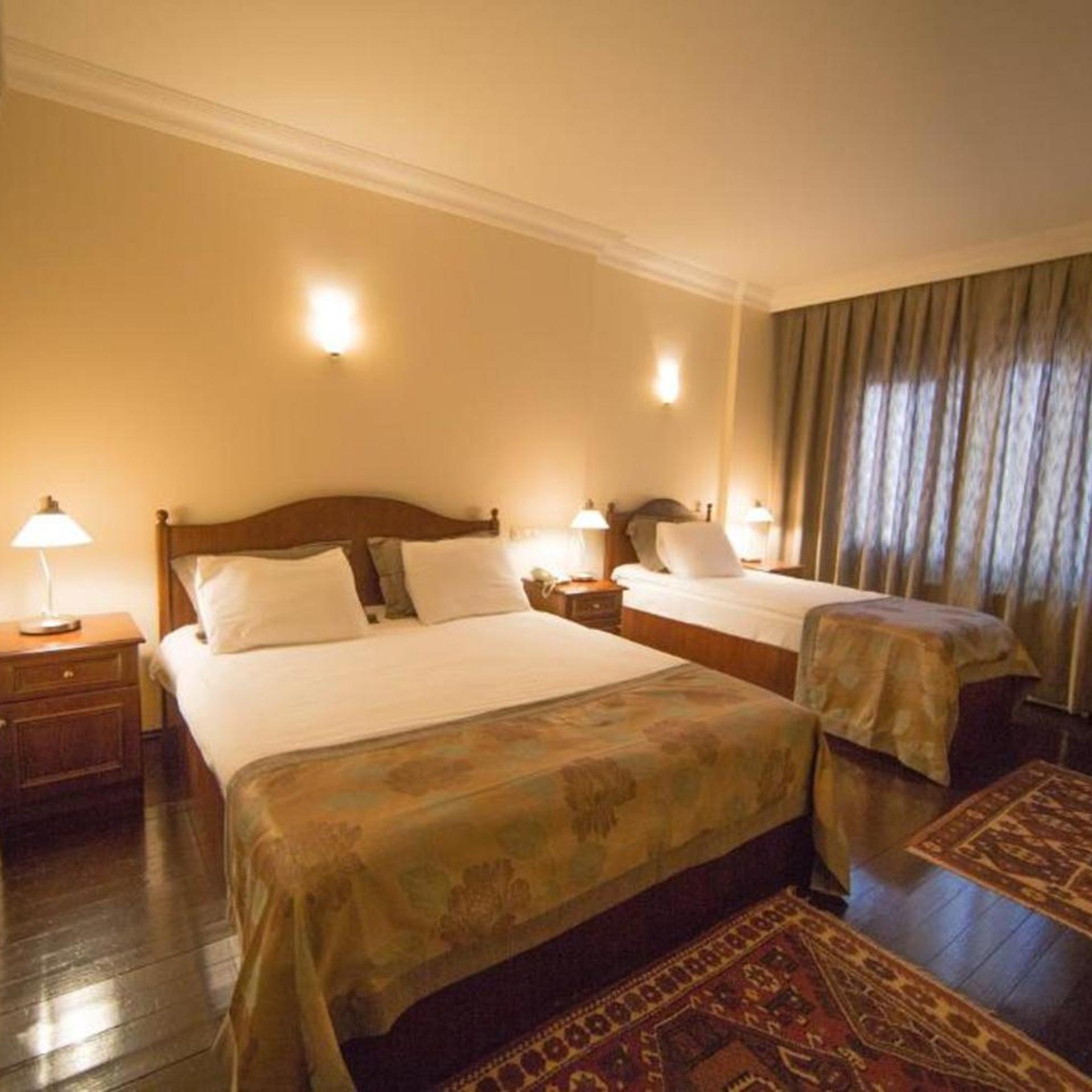 Room, Triple