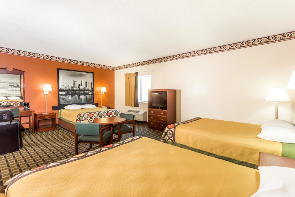 Super 8 By Wyndham Athens 10/16