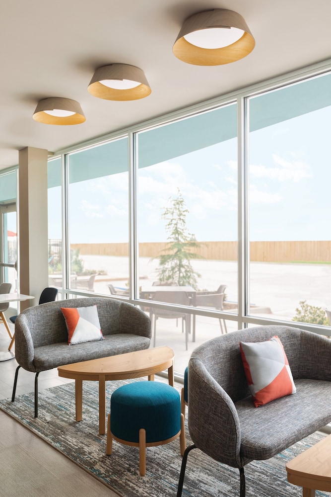 Avid Hotels Beaumont 30/48