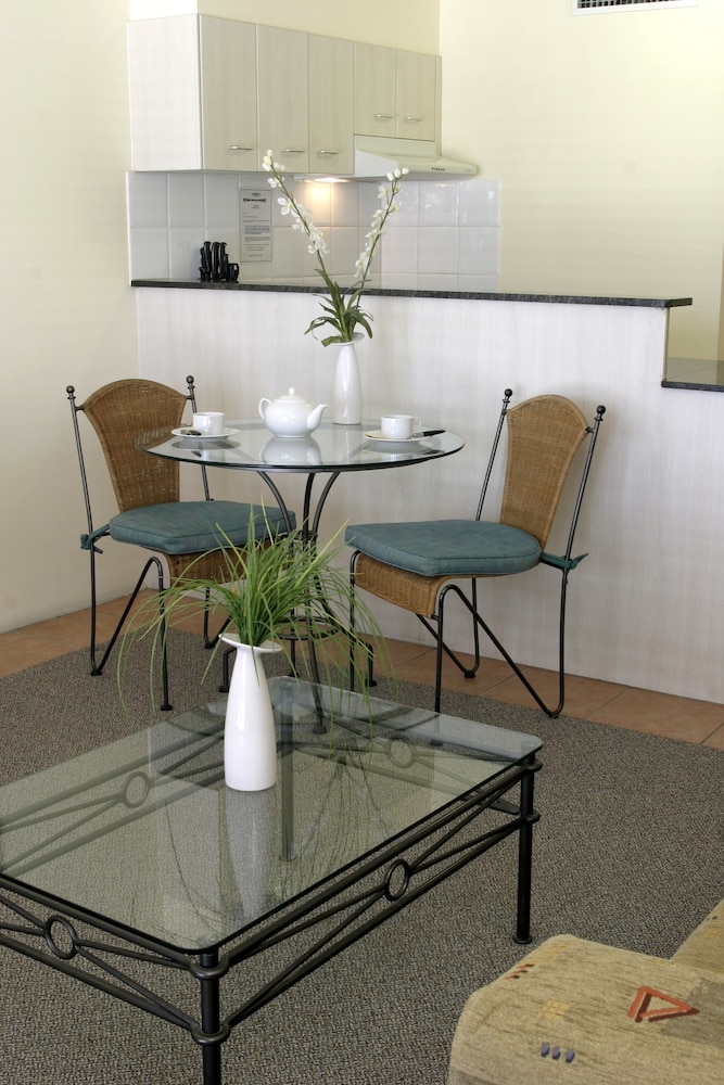 Inn Cairns 43/56