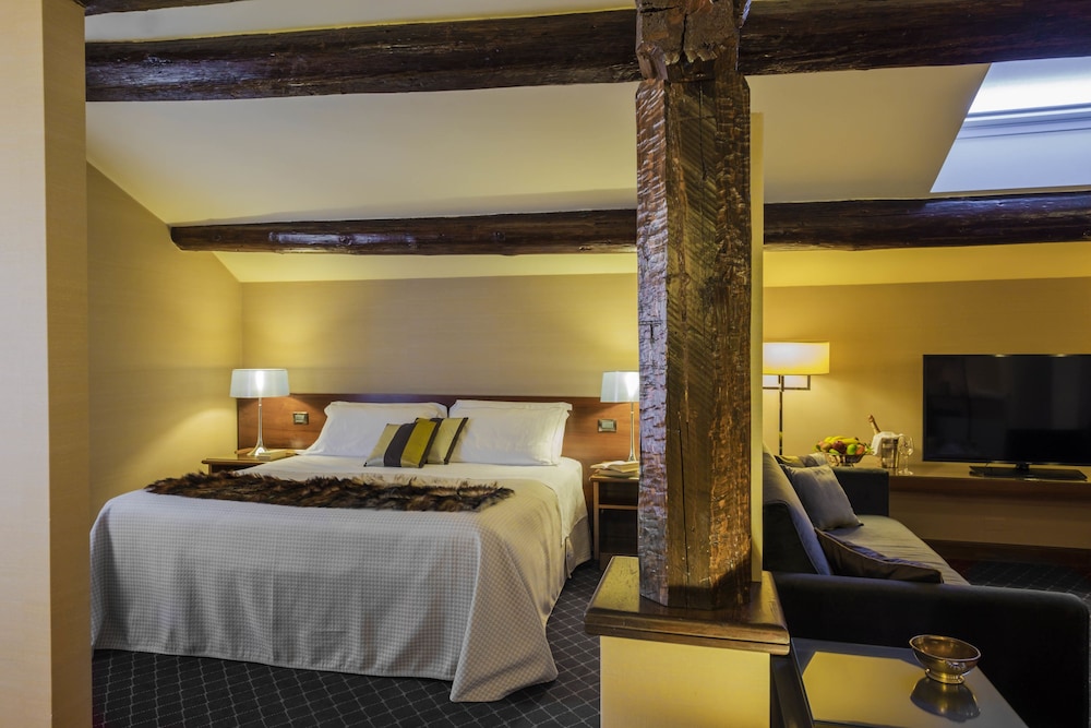 Hotel Accademia Verona 28/80