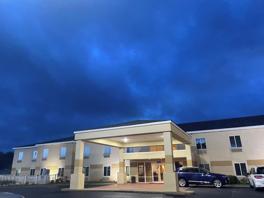 The Rutledge Inn 2/65