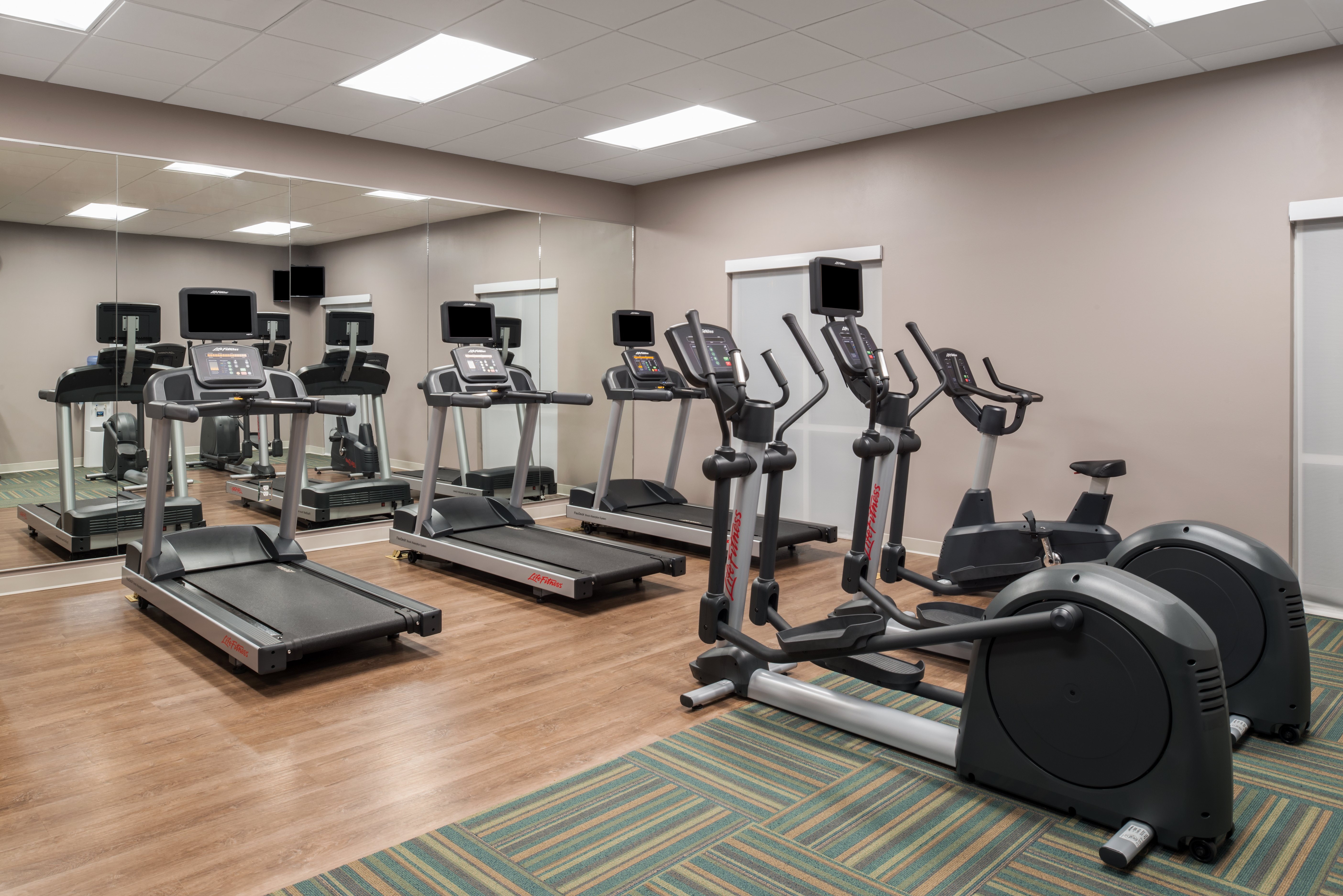 HOLIDAY INN EXPRESS TROY 26/48