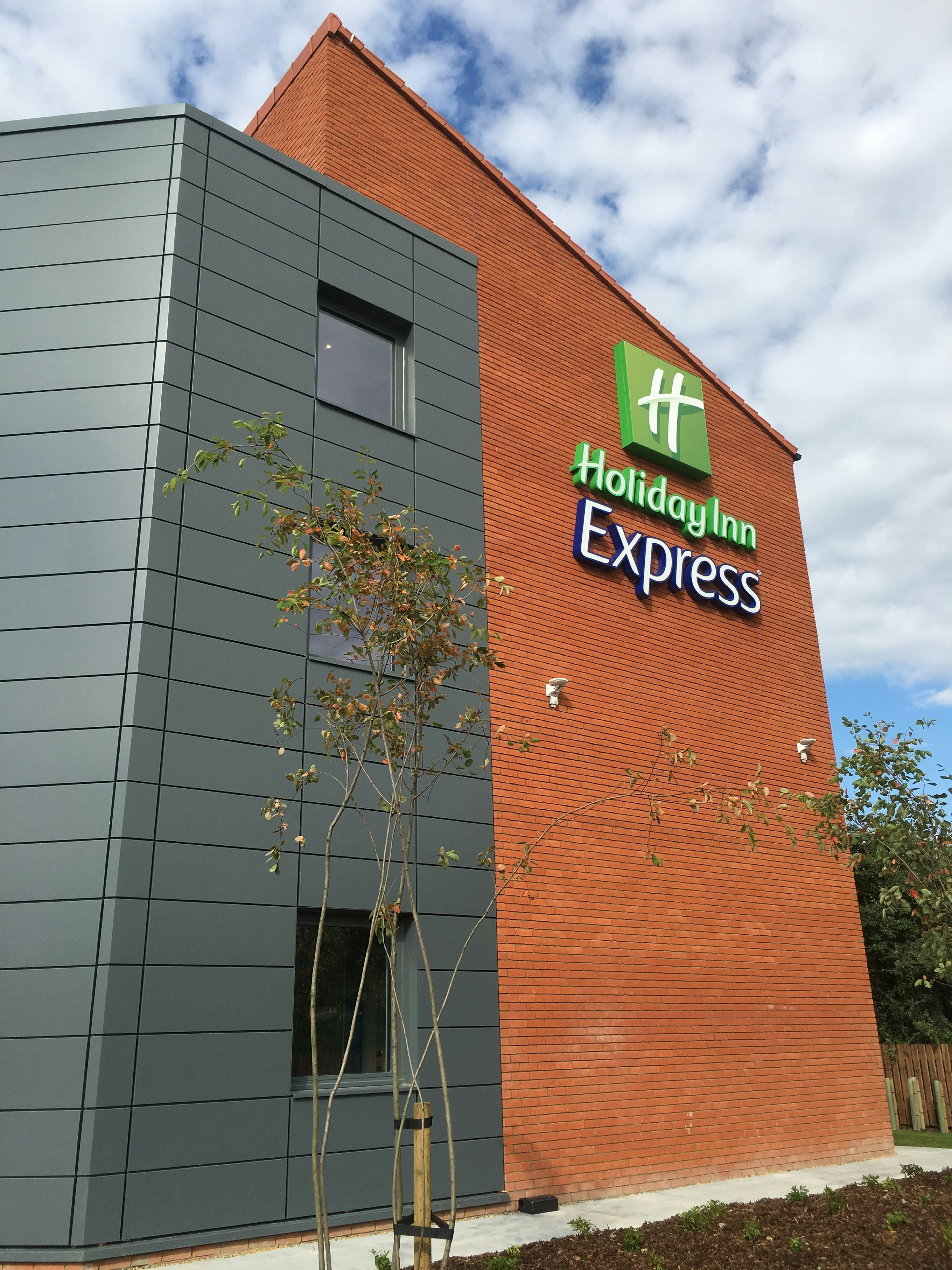 Holiday Inn Express St. Albans - M25, Jct.22 3/76