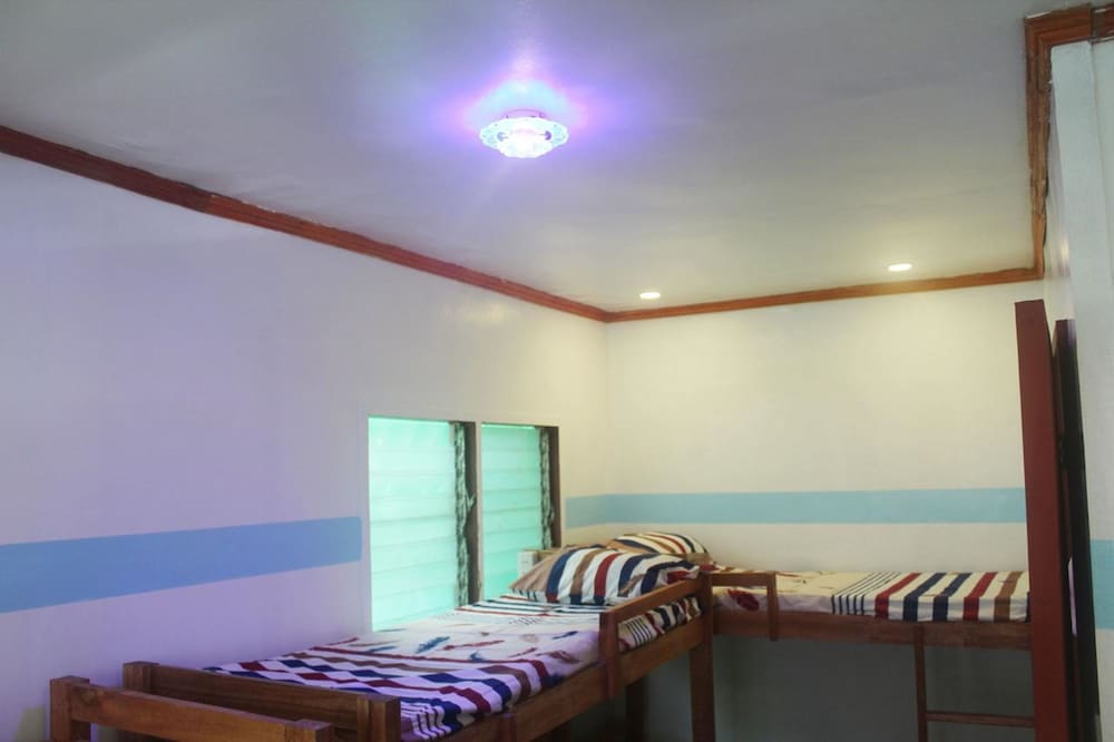 J's Backpackers Hostel 6/17