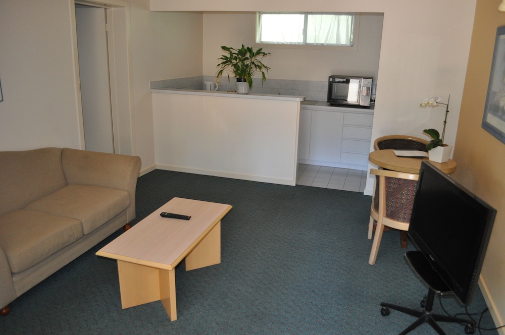 Nunawading Motor Inn 24/29