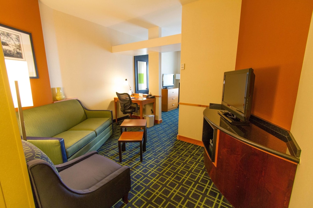 Fairfield Inn & Suites by Marriott Santa Maria 22/31