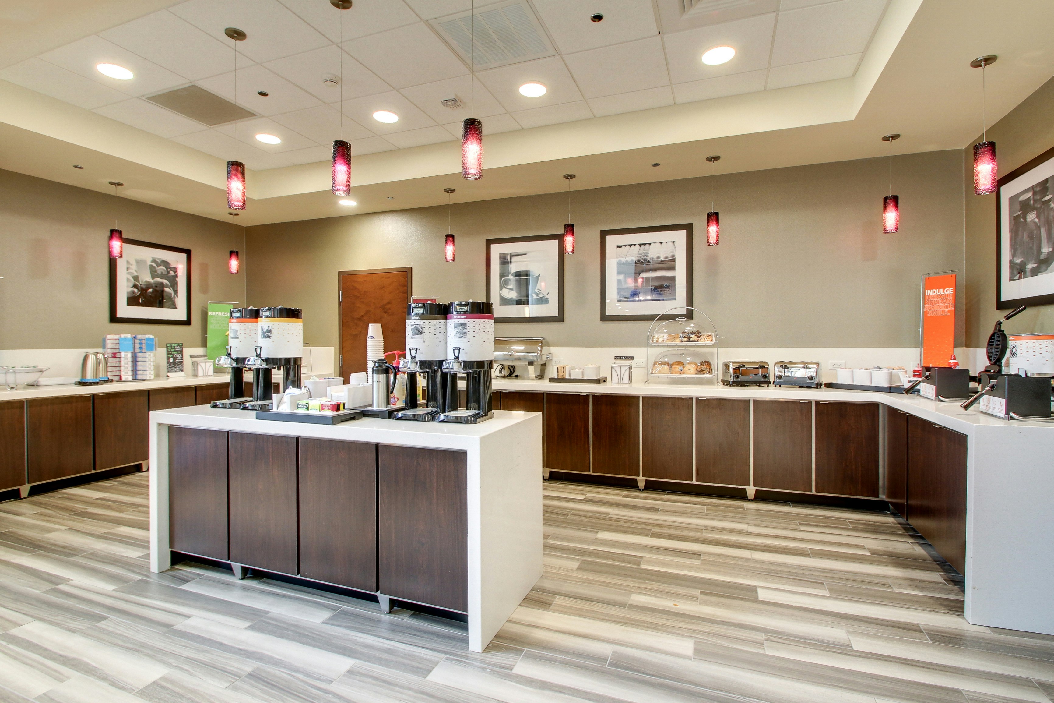 Hampton Inn Suites Greenville Airport 11/56