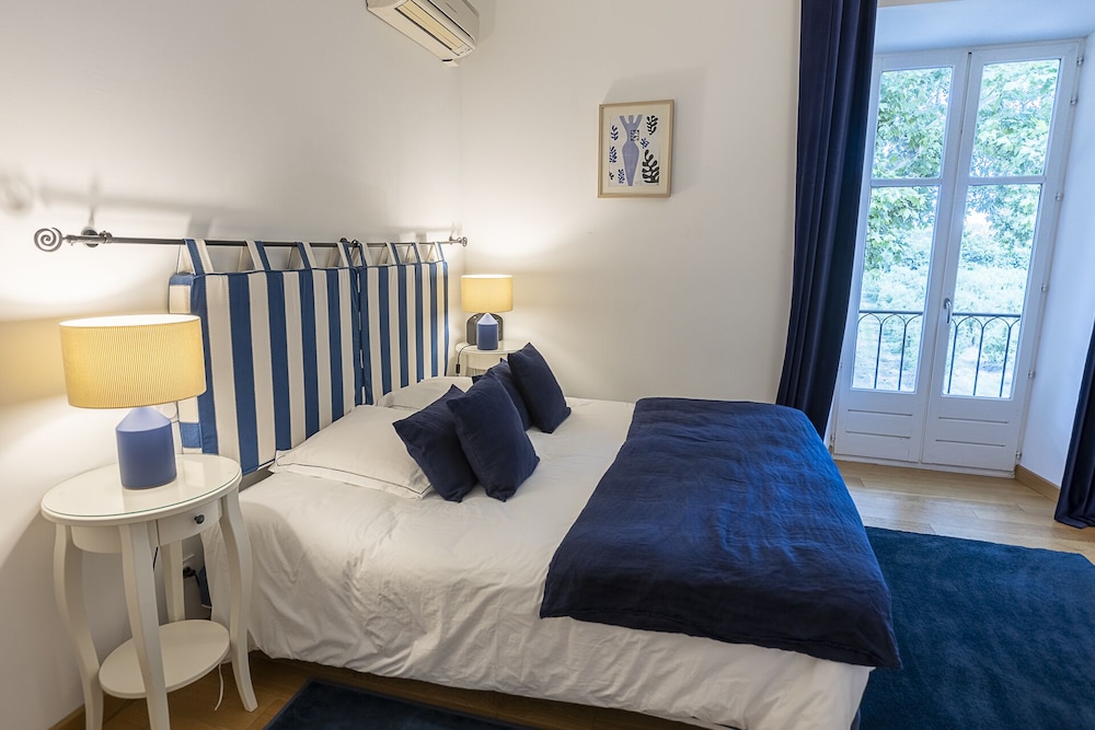 STANDARD, DOUBLE OR TWIN BED