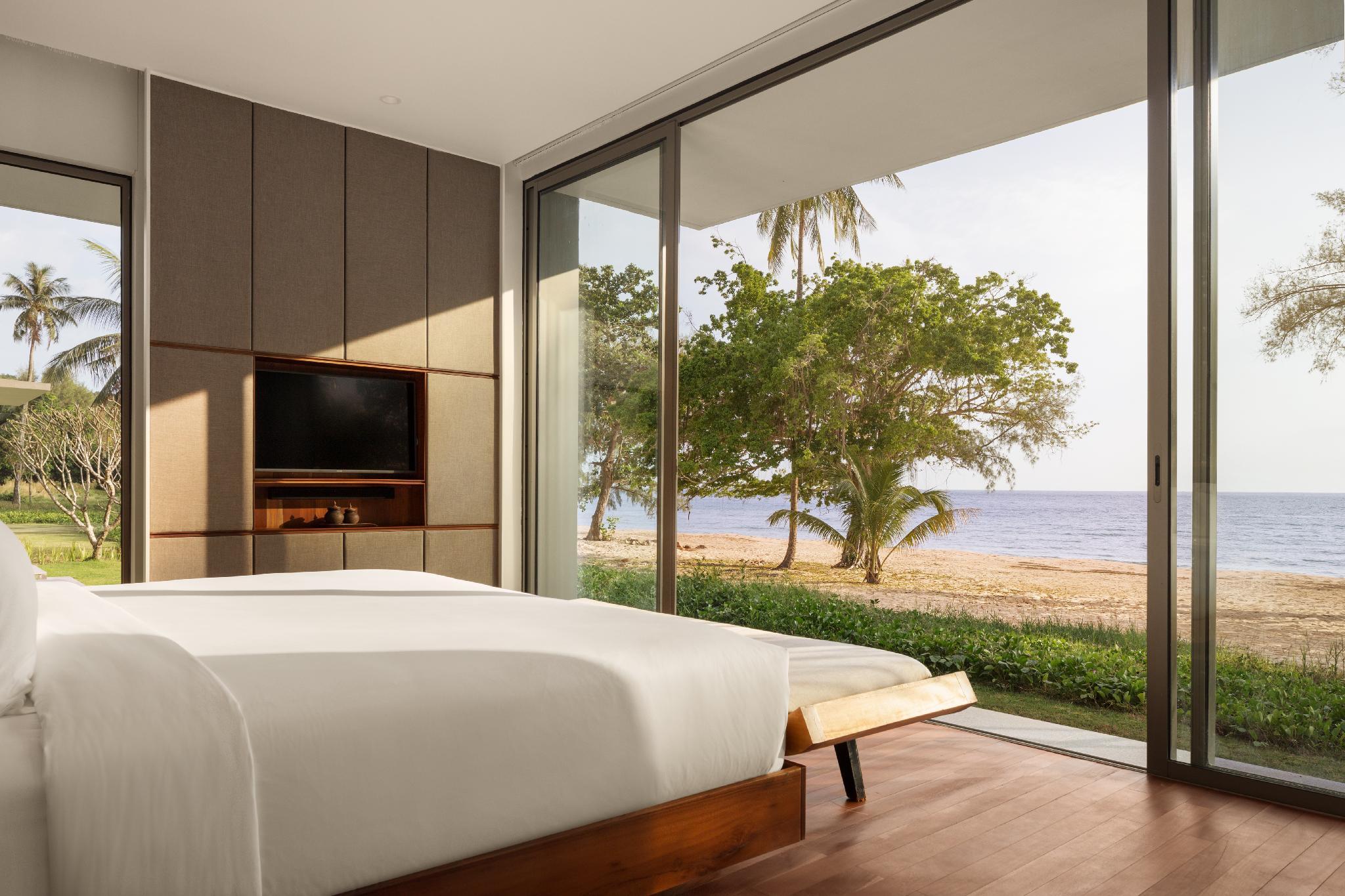2 Bedrooms, Pool, Villa, Beach View