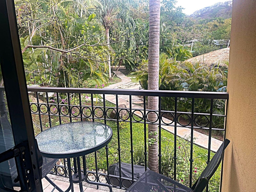 The Oaks Tamarindo Condominiums 47/67