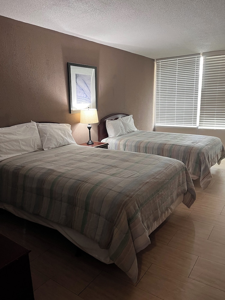 Apm Inn & Suites 23/54