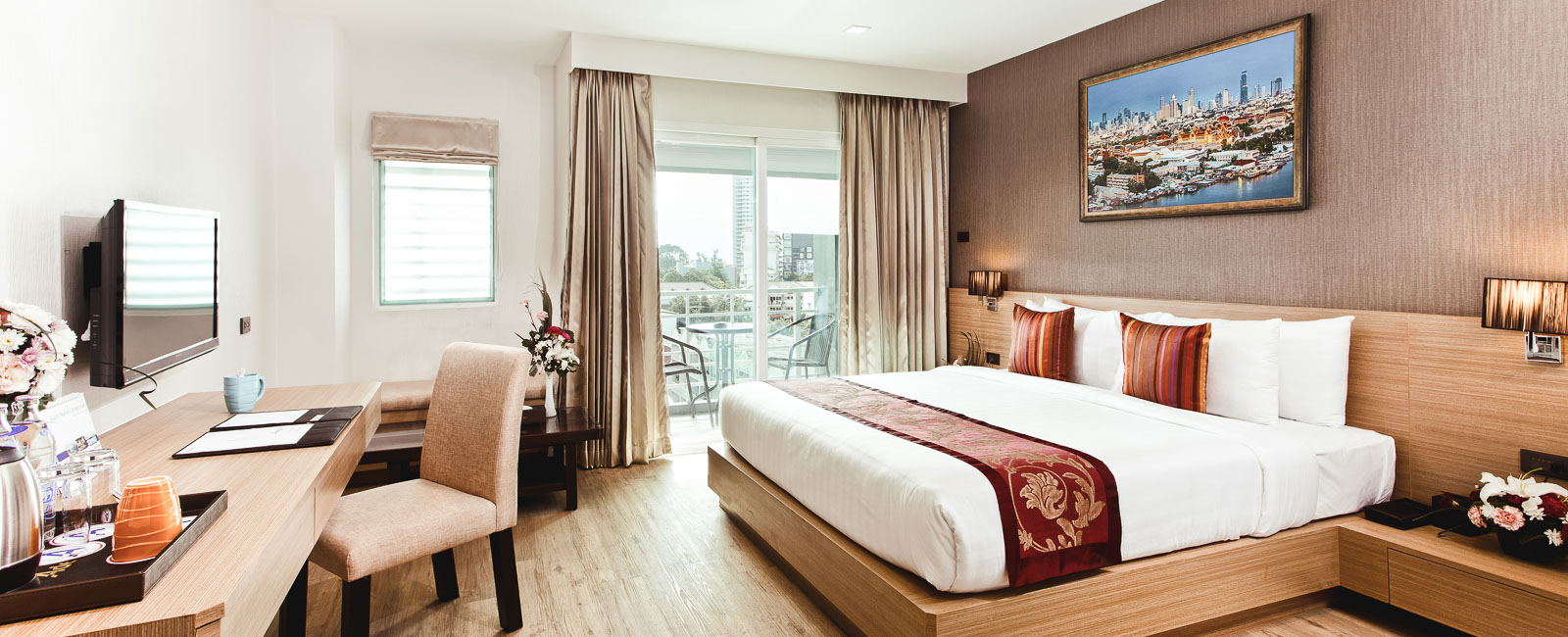 DELUXE WITH BALCONY