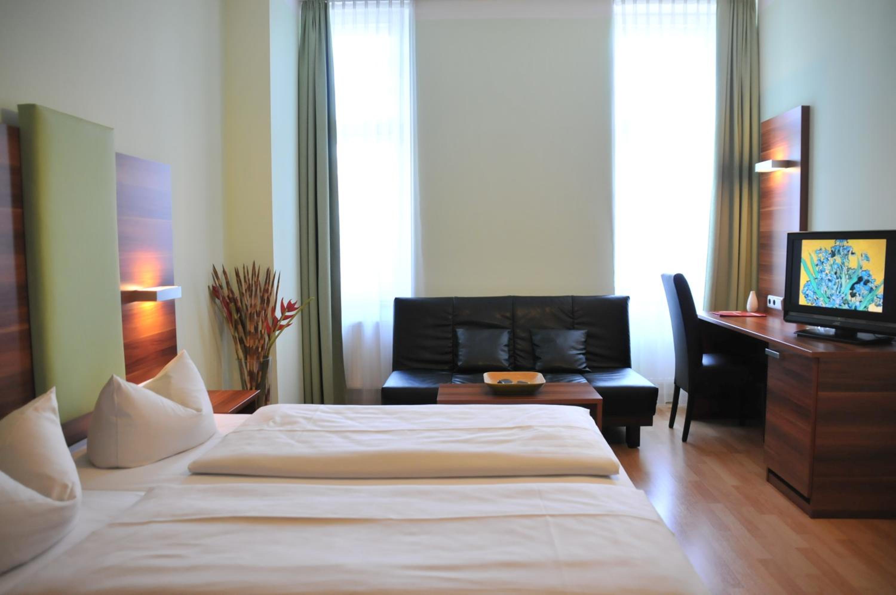 غرفة ثلاثية، Arthotel Munich 9/10