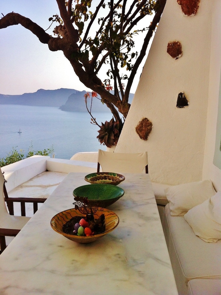 Oia Vista Houses in SANTORINI