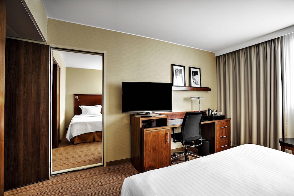 COURTYARD BY MARRIOTT TOULOUSE AIRPORT 12/37